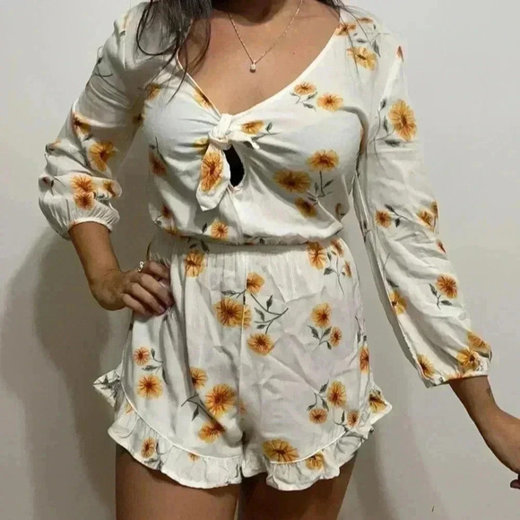 Last chance - FOREVER‎ 21 - SUNFLOWER PRINT MINI ROMPER - Picture 1 of 11